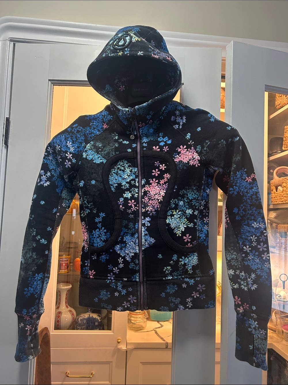 Lululemon Scuba Hoodie - Petal Pop Multi / Fresh Teal" floral print size 2